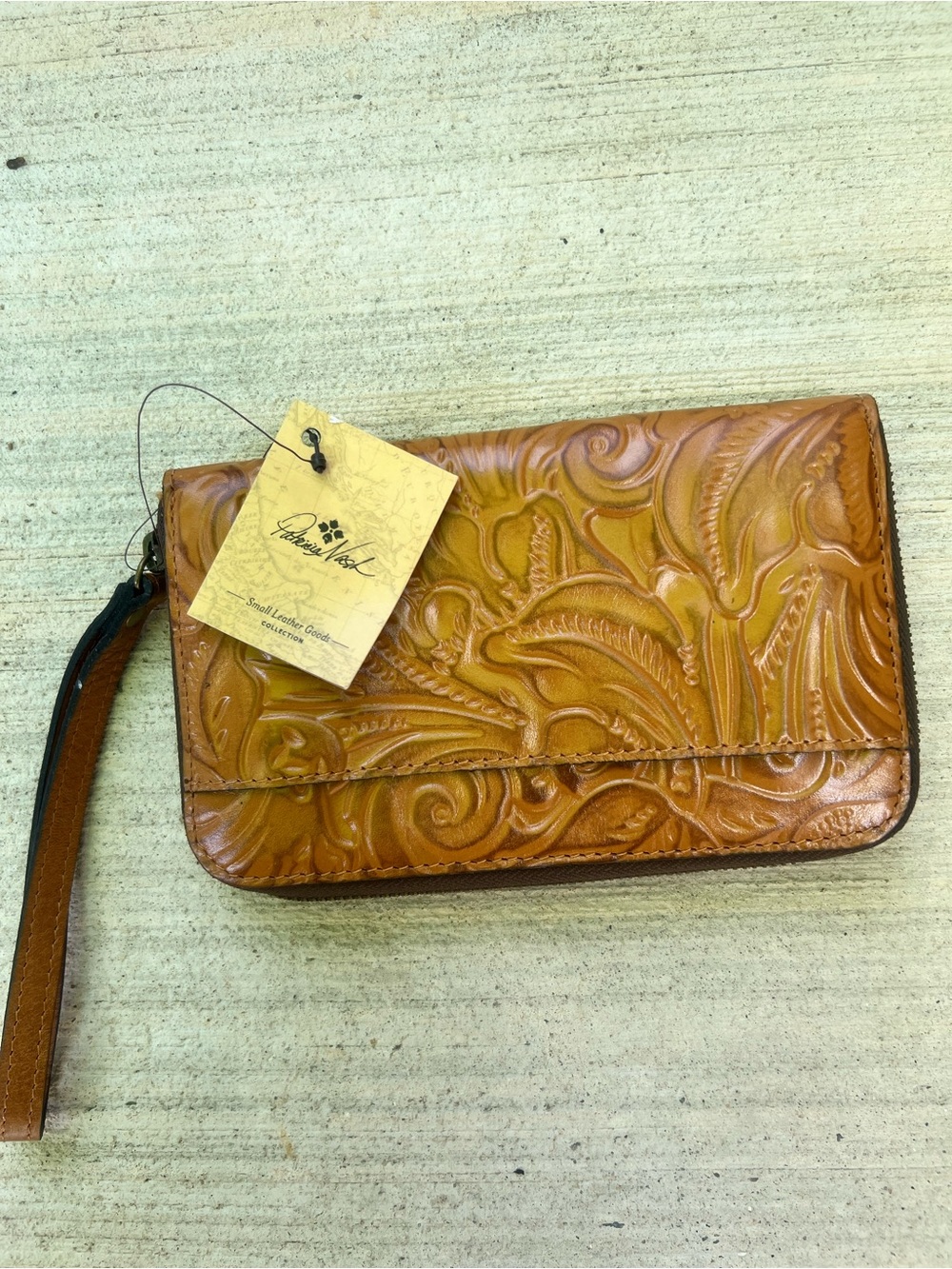Patricia Nash Embossed Floral Leather Wristlet / Wallet in Tan NWT - Picture 2 of 7
